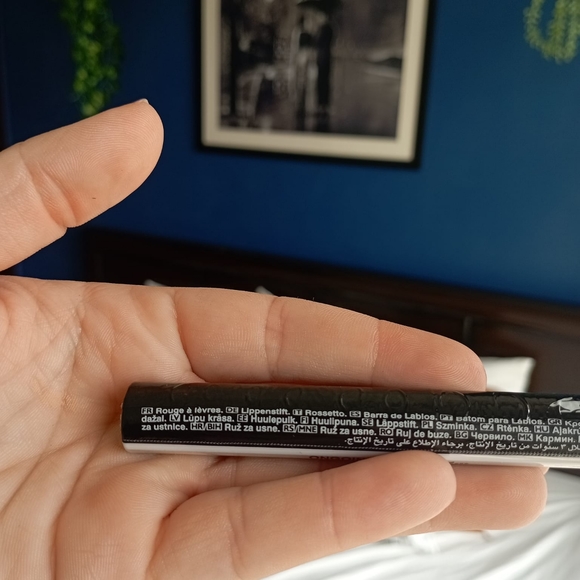 ✨FREE WITH PURCHASE OF 2000✨ Avon Lip Stylo Lipstick in Ongoing Rose - Picture 12 of 14